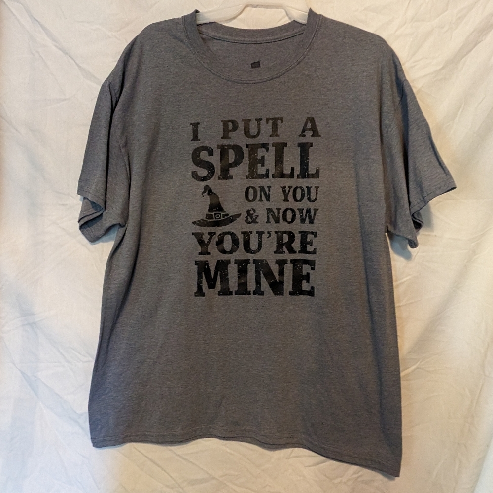 Put A Spell On You Sanderson Sisters Tee Shirt  Size Large